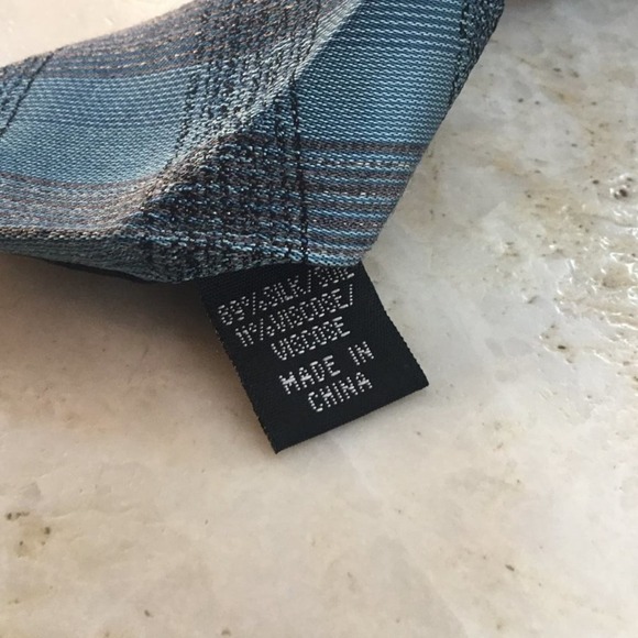 KENNETH COLE SILK TIE - Picture 5 of 6